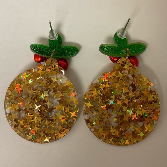 ❤️Christmas Ball/Ornament Earrings💚 - Picture 4 of 4